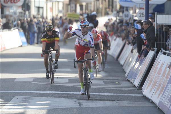 Alexander Kristoff wins stage 1 of De panne